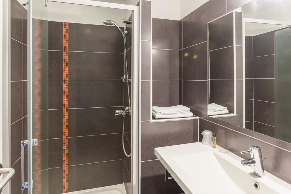 Hotel Alienor لانغون الغرفة الصورة